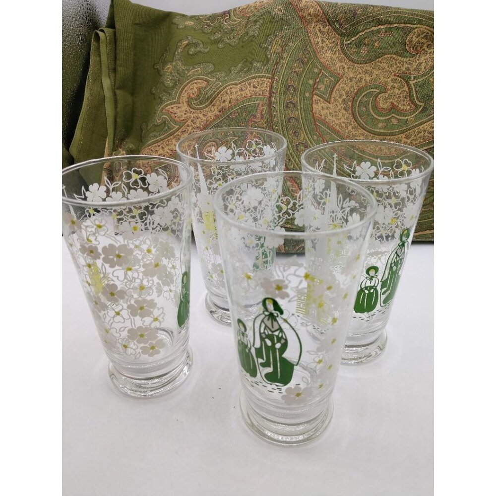 Set Of 4 Vintage Floral & Village Scene Glass Tumblers Amish